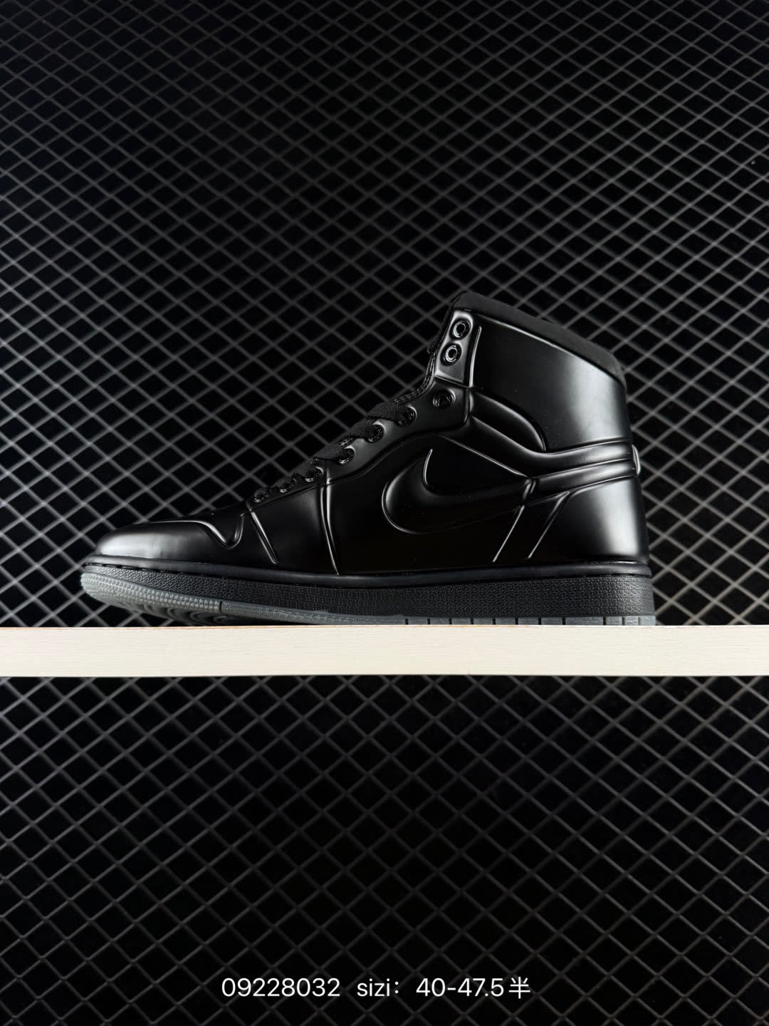 Nike Air Jordan 1 Retro Mid AJ1-414823-002
